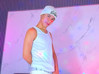 Trio_twink_hot Profile Picture