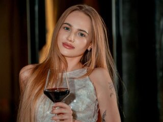 EmilyMontclaire Profile Picture