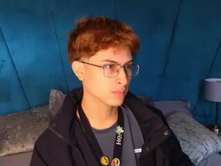 aaron_eze Profile Picture