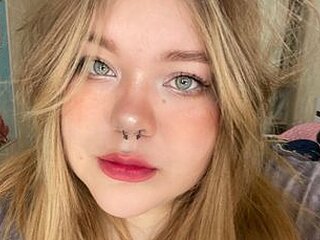 LovelyEmily Profile Picture