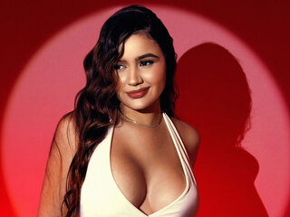 LaraCole Profile Picture