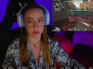 Emili1- Profile Picture