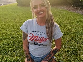 Beachblondie7413 Profile Picture