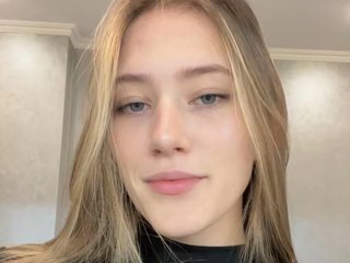 ElizabethDebicki Profile Picture